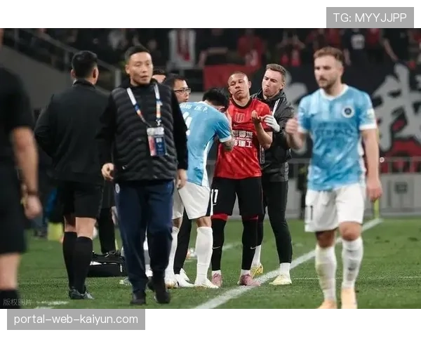 深圳新鹏城大规模换血磨合不足，陈涛战术体系遭遇红牌意外打击